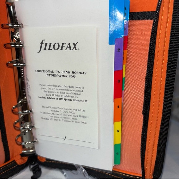 FILOFAX Orange Urban Style Organizer Binder Zip Around - Picture 8 of 12